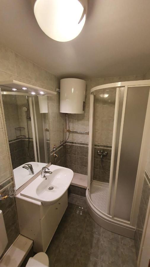 Apartment Carrington Дубровник Екстериор снимка