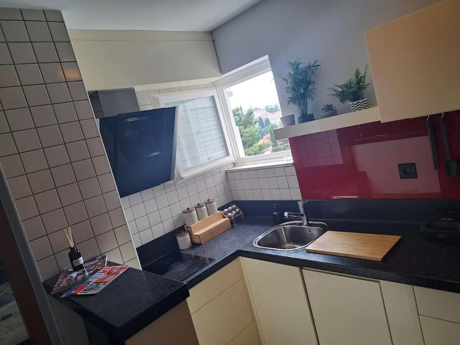 Apartment Carrington Дубровник Екстериор снимка